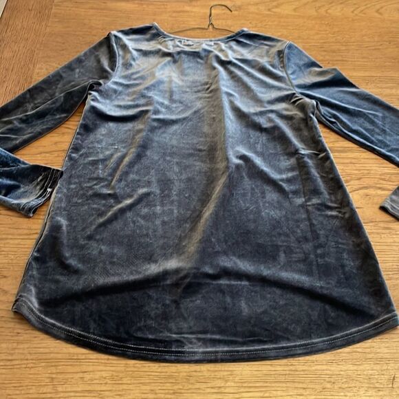 AXYEH BLUE TONES VELOUR BLOUSE.  NEW WITH TAGS - Picture 1 of 13